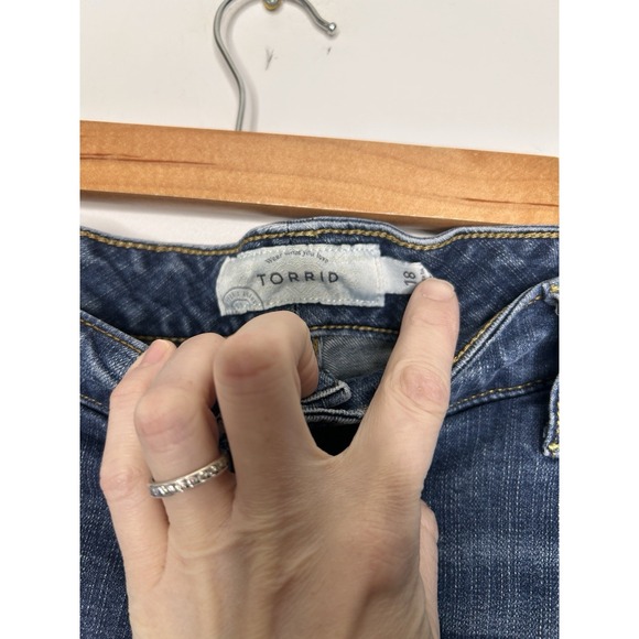 Torrid Blue Denim Cut Off Distressed Pockets Shorts Plus Size 18 - Picture 3 of 9